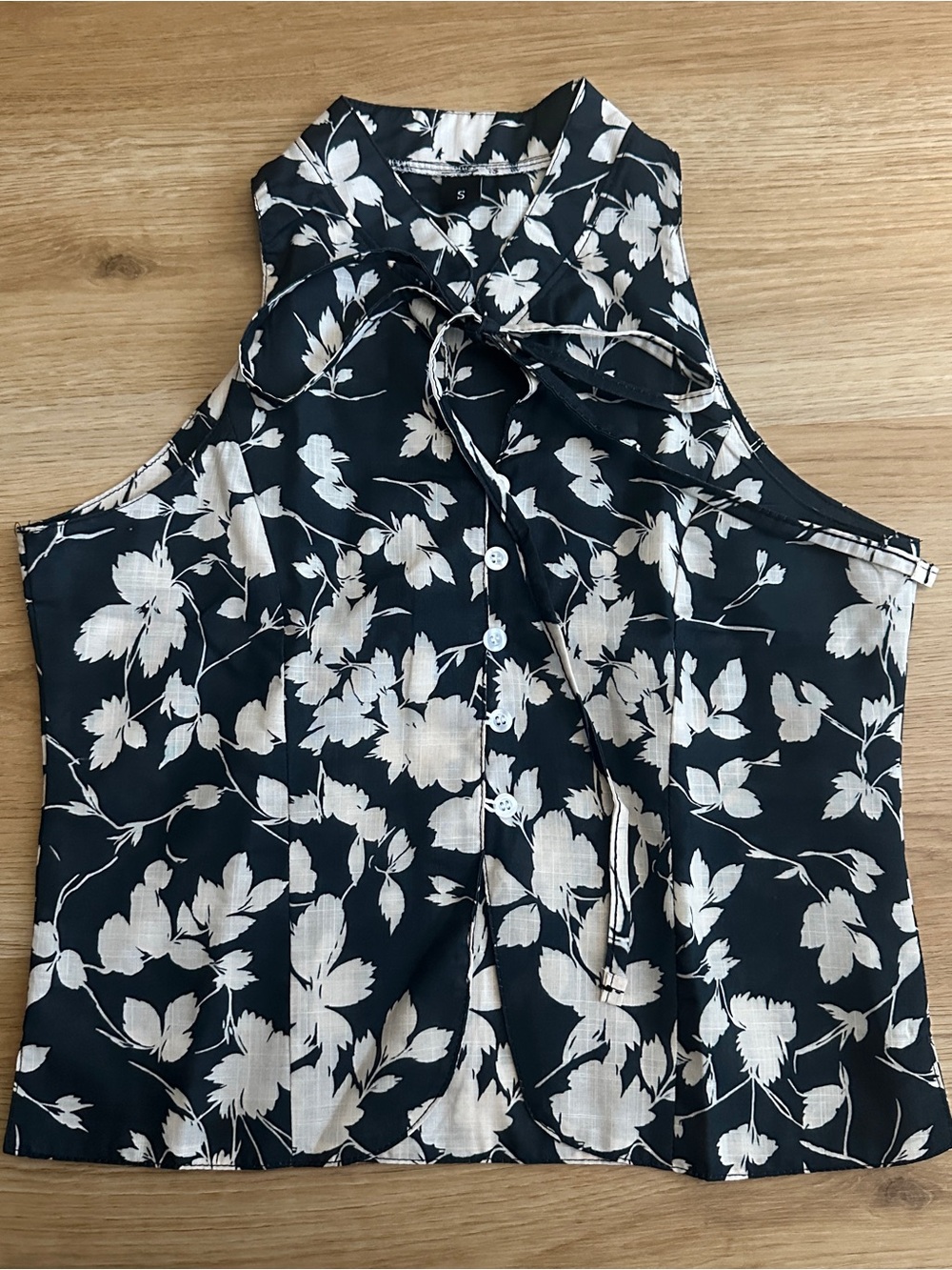 Sleeveless Black Floral Keyhole Tie-Neck Blouse - Size Small